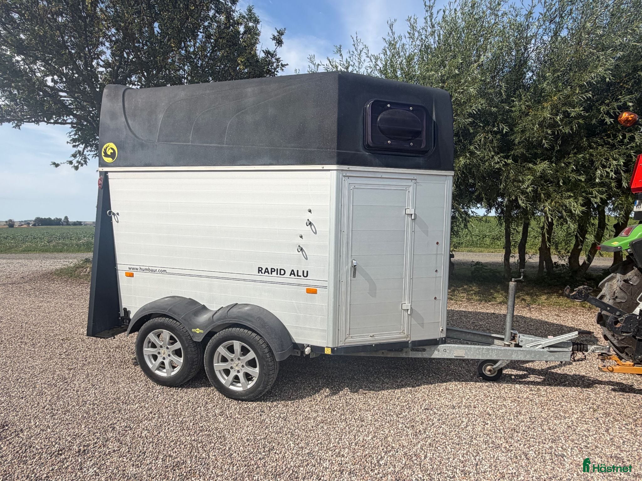 Hästtransporter  fordon & transport till salu: Fin hästtransport med sadelkammare - Annons 2