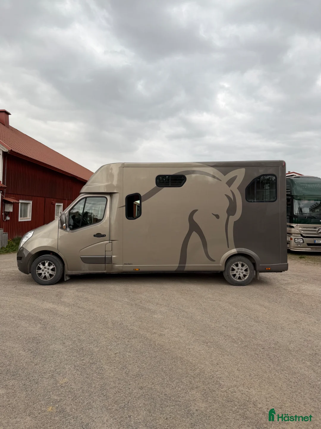 Hästlastbilar  fordon & transport till salu: Hästlastbil b-kort theault - Annons 2