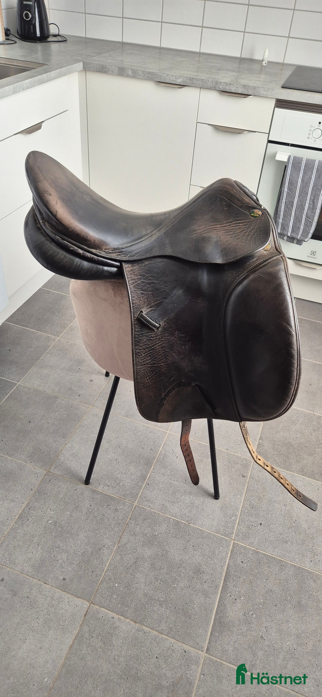 Sadlar hästutrustning till salu: Prestige dressyrsadel 17' i Anderslöv - Annons 2