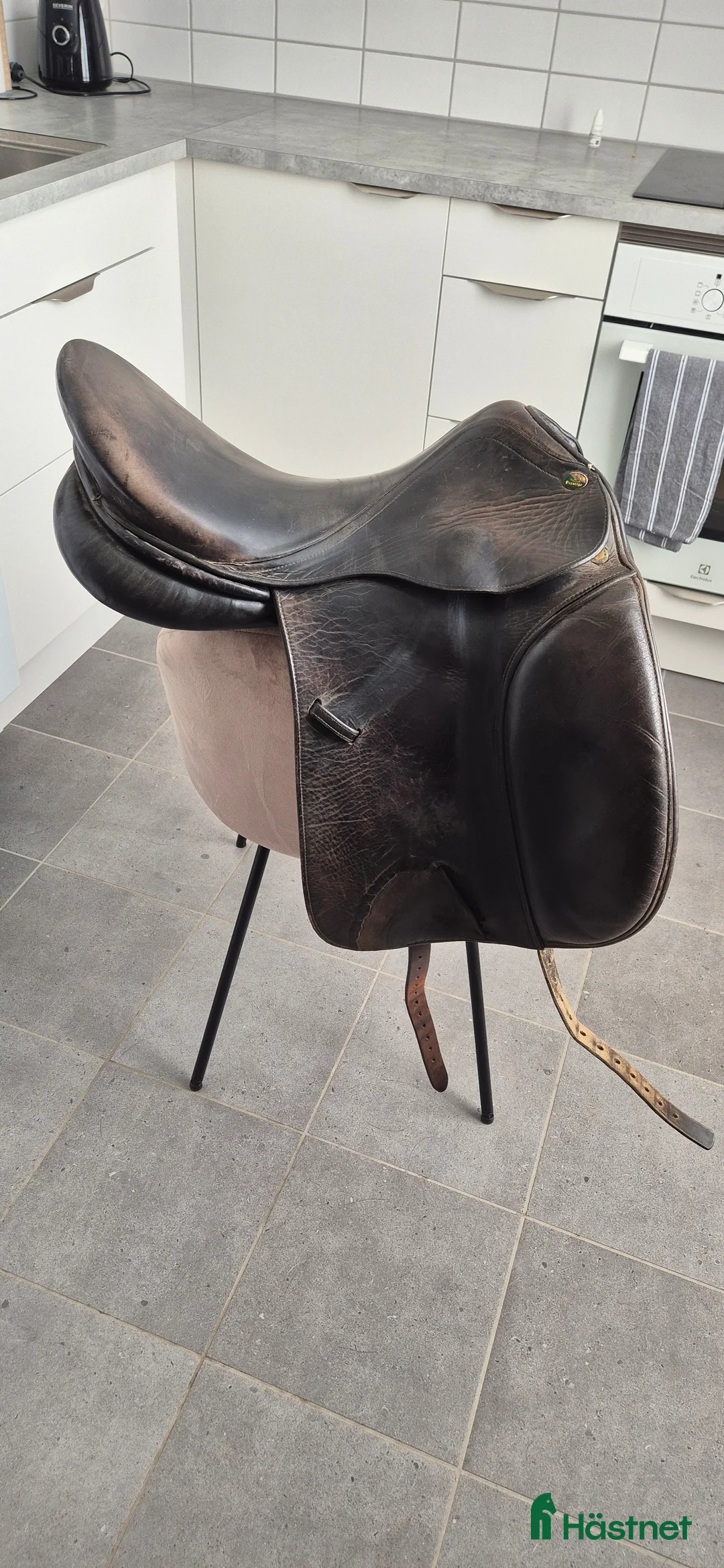 Sadlar hästutrustning till salu: Prestige dressyrsadel 17' i Anderslöv - Annons 2