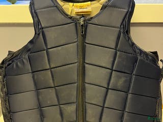 Säkerhetsvästar ryttarutrustning till salu: Racesafe väst i gott skick i Hindås - Annons 10