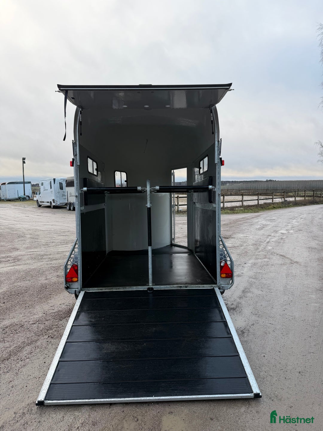 Hästtransporter  fordon & transport till salu: Chevals storsäljare gold 3 hästtransport  i Västerås - Annons 7