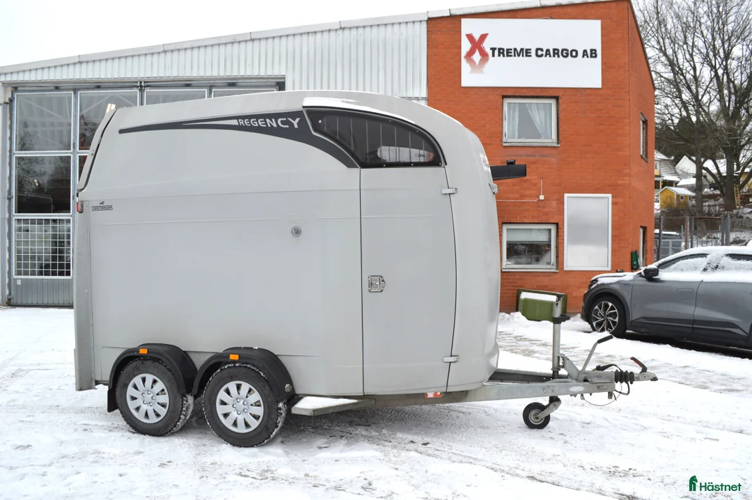 Hästtransporter  fordon & transport till salu: Atec Regency 2015, Totalvikt 1800 kg i Kvicksund - Annons 1