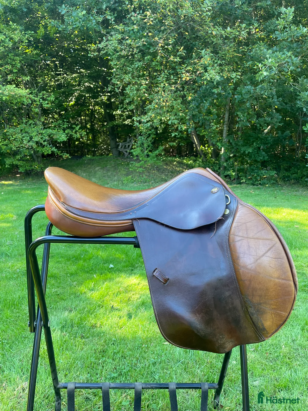 Sadlar hästutrustning till salu: Eric Tomas hoppsadel i Perstorp - Annons 1