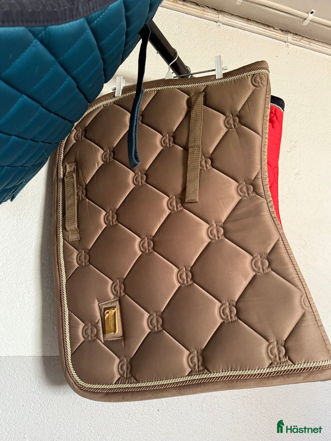 Schabrak & Vojlockar hästutrustning till salu: Fina ES&PS schabrak i Stora Skedvi - Annons 4