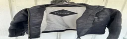 Jackor & Kavajer ryttarutrustning till salu: Pikeur jacka läderimitation  - Annons 2