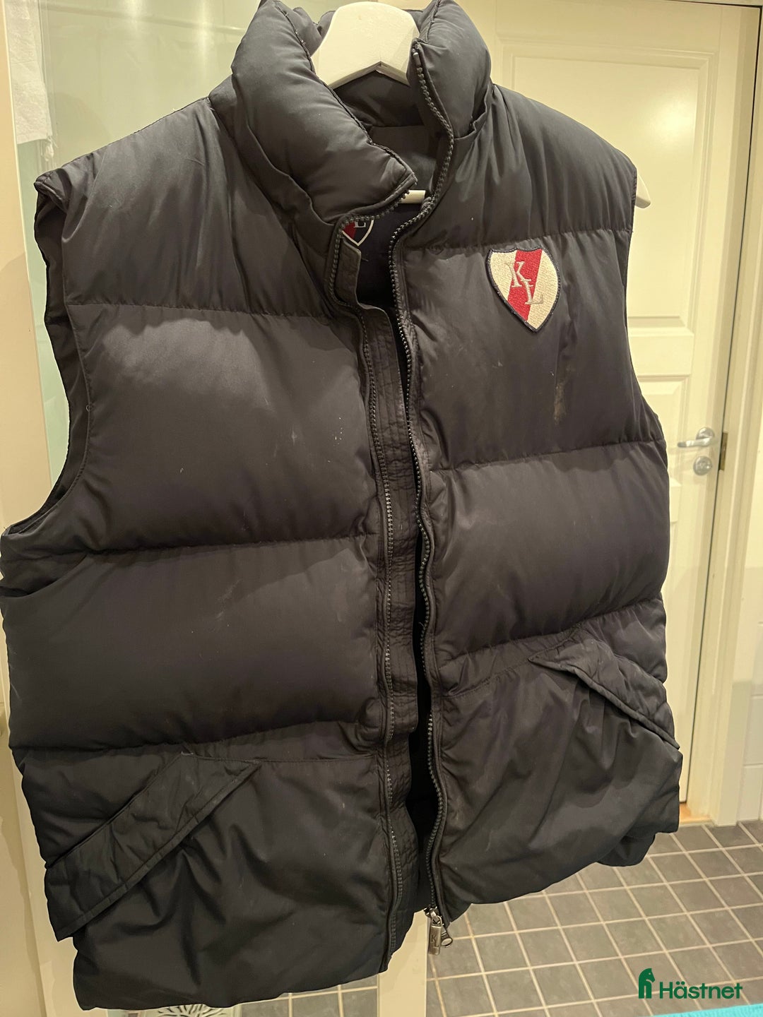 Övrigt Ridkläder ryttarutrustning till salu: Fin kingsland väst i Bålsta - Annons 1