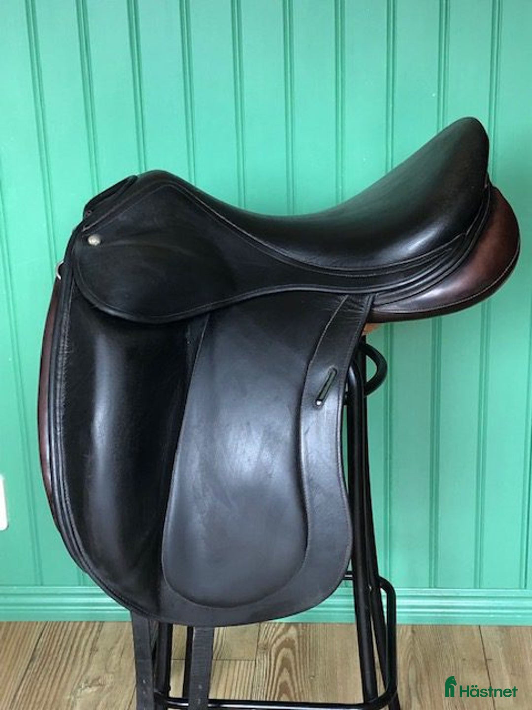 Sadlar hästutrustning till salu: Childeric DFL dressyrsadel i Falun - Annons 1