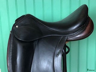 Sadlar hästutrustning till salu: Childeric DFL dressyrsadel i Falun - Annons 2