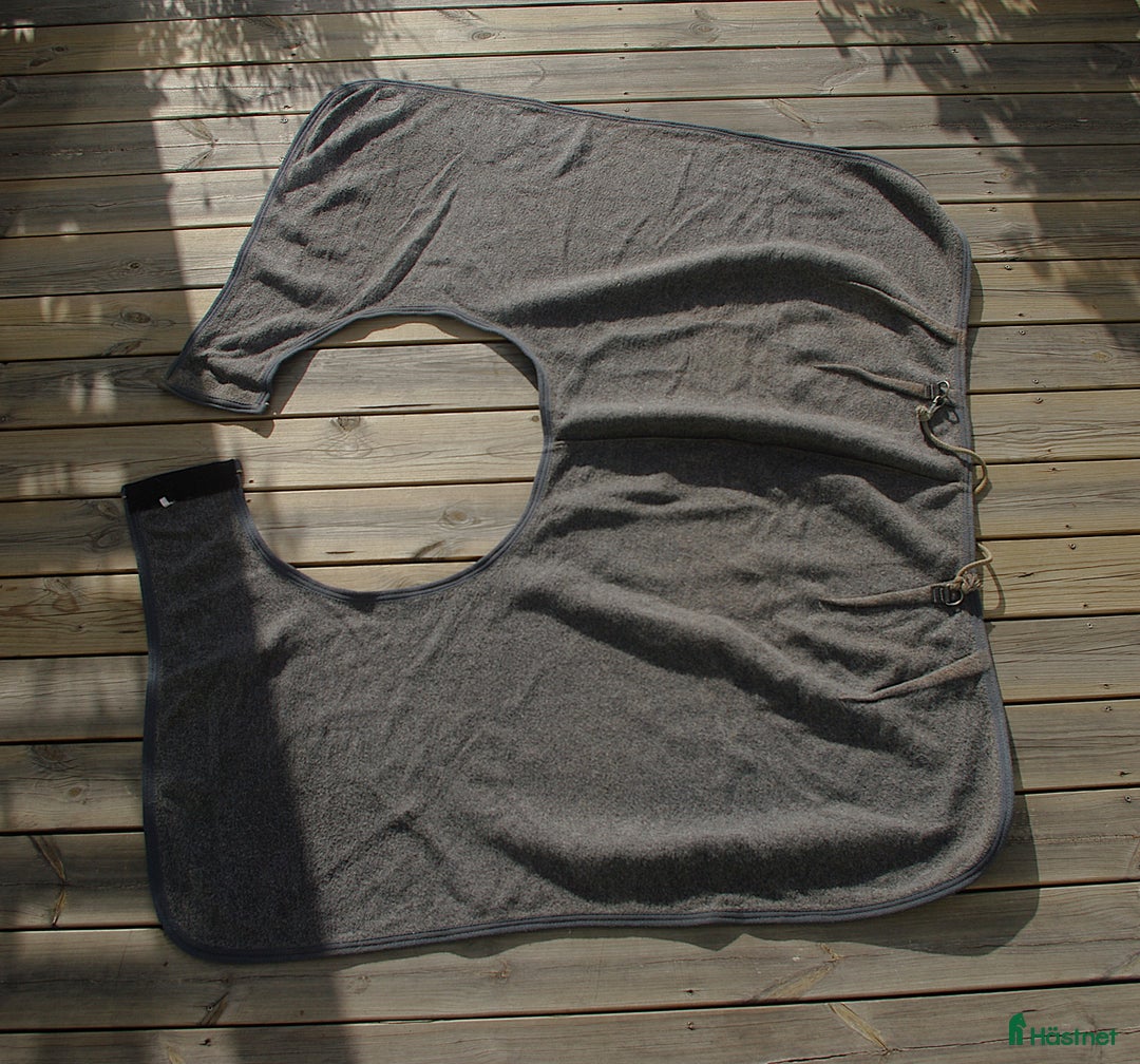 Täcken hästutrustning till salu: Täcken 130-135 cm i Ljungbyholm - Annons 14