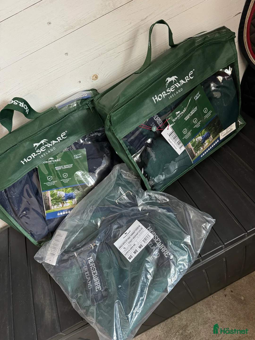 Täcken hästutrustning till salu: Oanvända Amigo-täcken - Annons 1