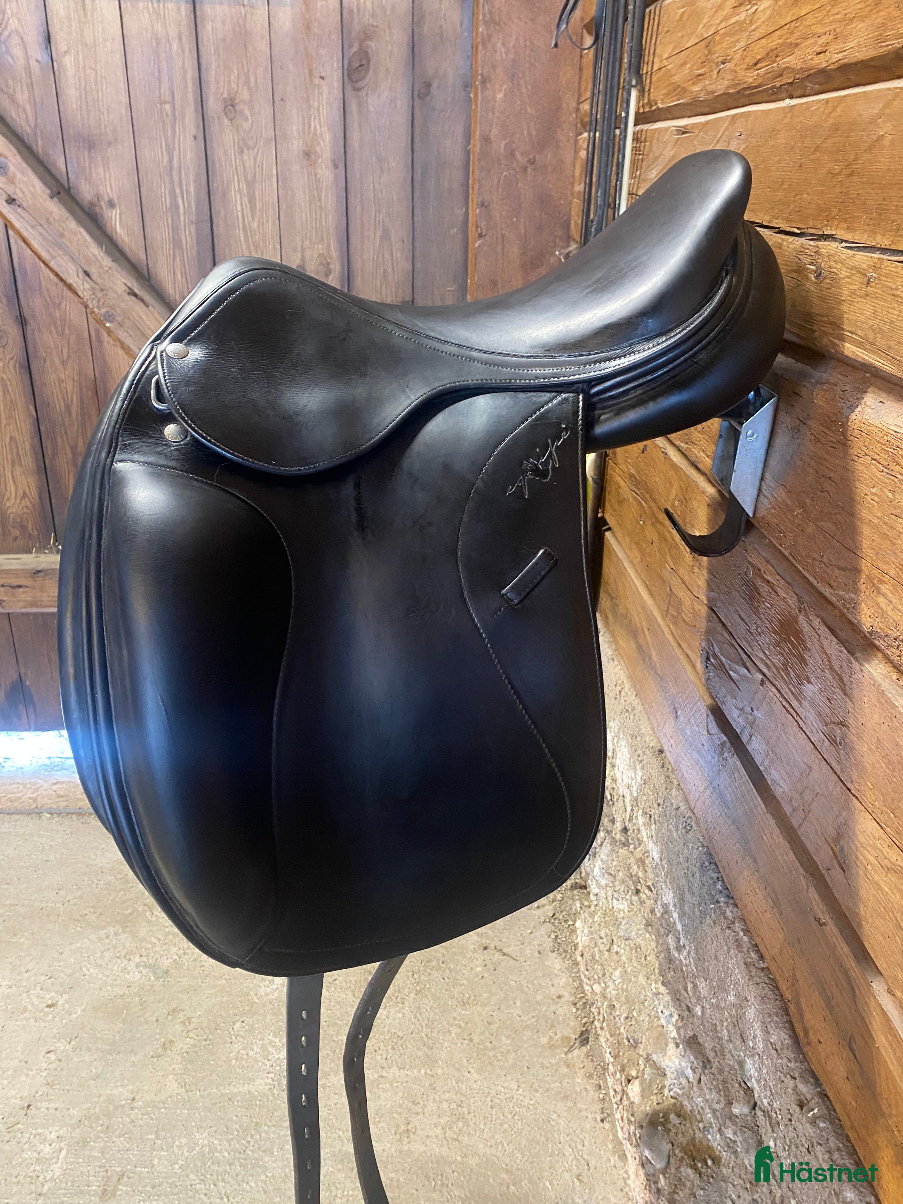 Sadlar hästutrustning Equipe Emporio 17” dressyrsadel  - Annons 1