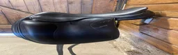 Sadlar hästutrustning till salu: Equipe Emporio 17” dressyrsadel  - Annons 1