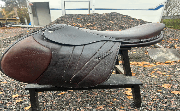 Sadlar hästutrustning till salu: Tattersal hoppsadel säljes i Borlänge - Annons 17