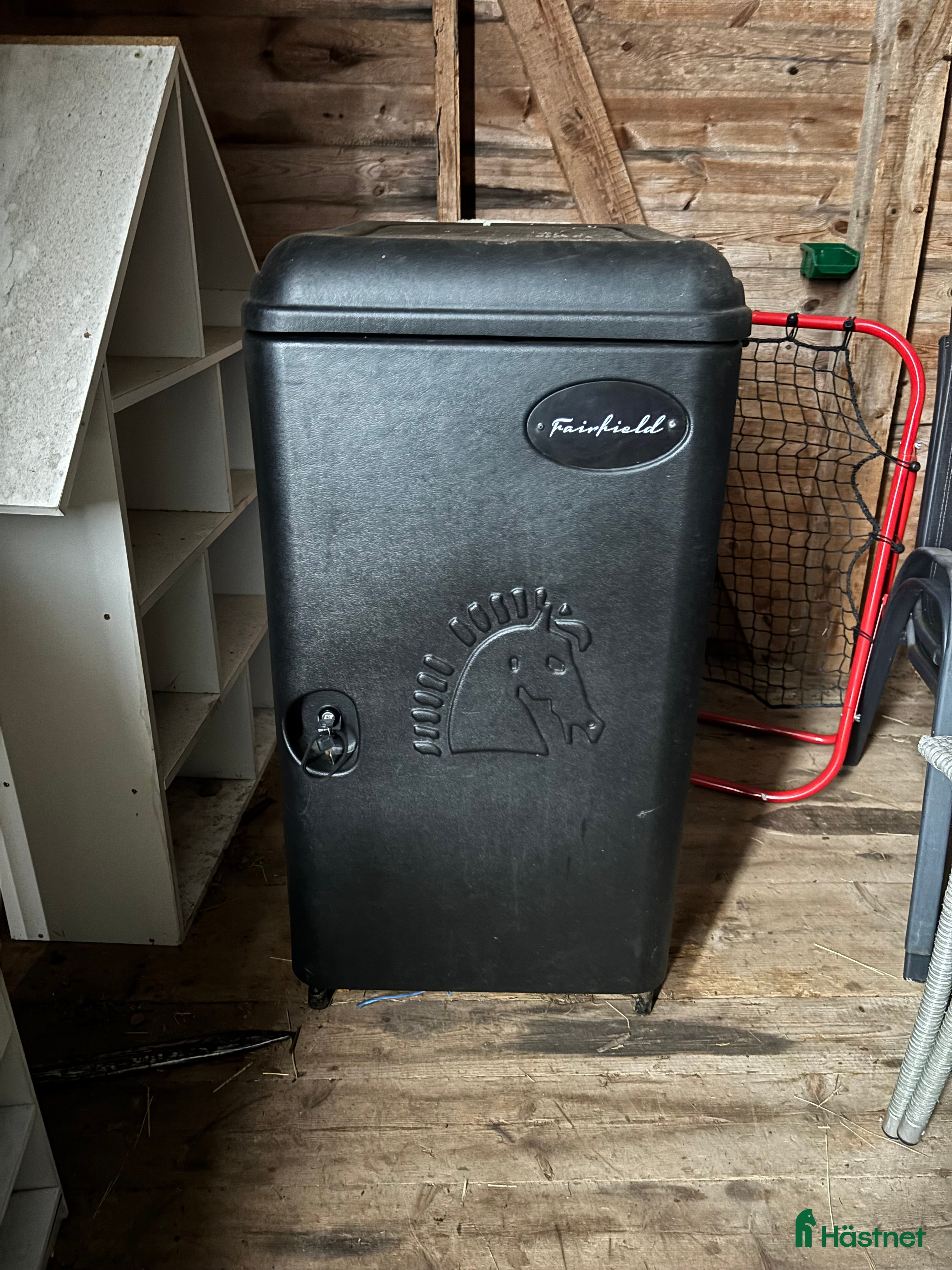 Stallinredning, stängsel & gård övrig utrustning till salu: Sadelskåp i Horndal - Annons 1