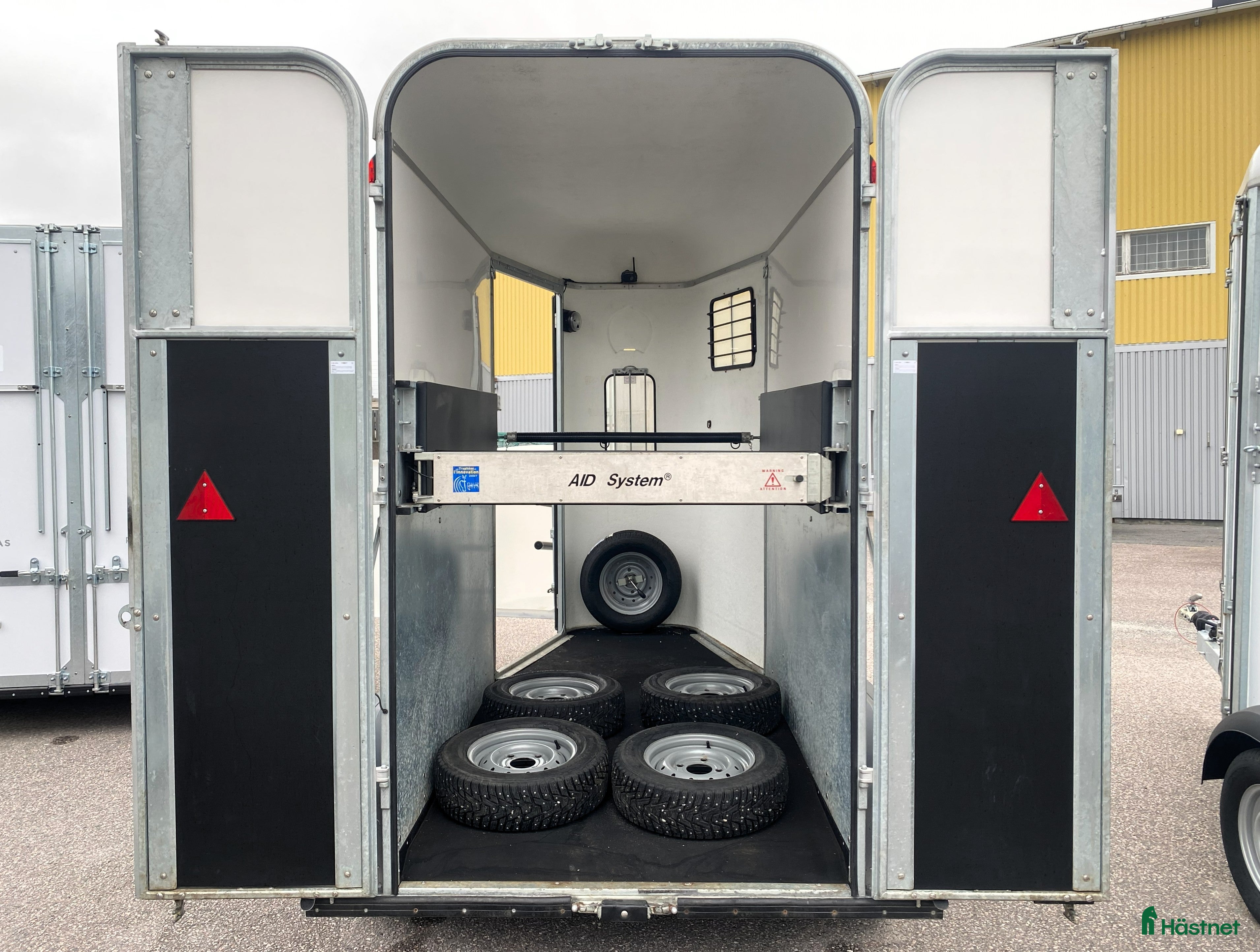 Hästtransporter  fordon & transport till salu: 1,5-hästars Fautras JMS med AidSystem o sadelskåp - Annons 19