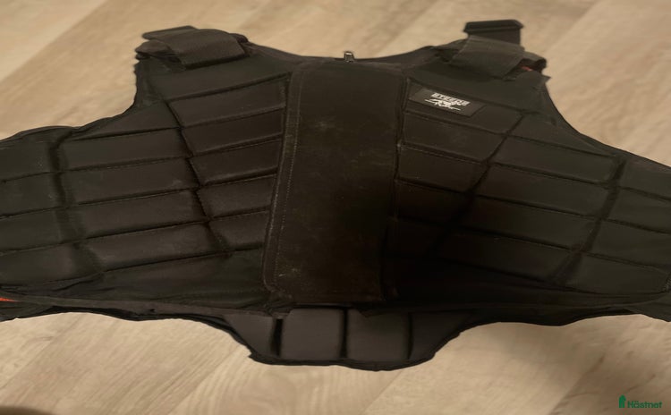 Säkerhetsvästar ryttarutrustning till salu i Karlstad - Annons 20