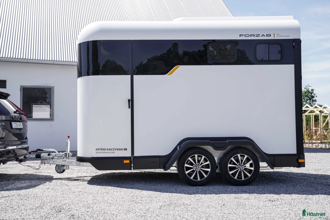 Hästtransporter  fordon & transport till salu: Forzab EQ 2 - Annons 1