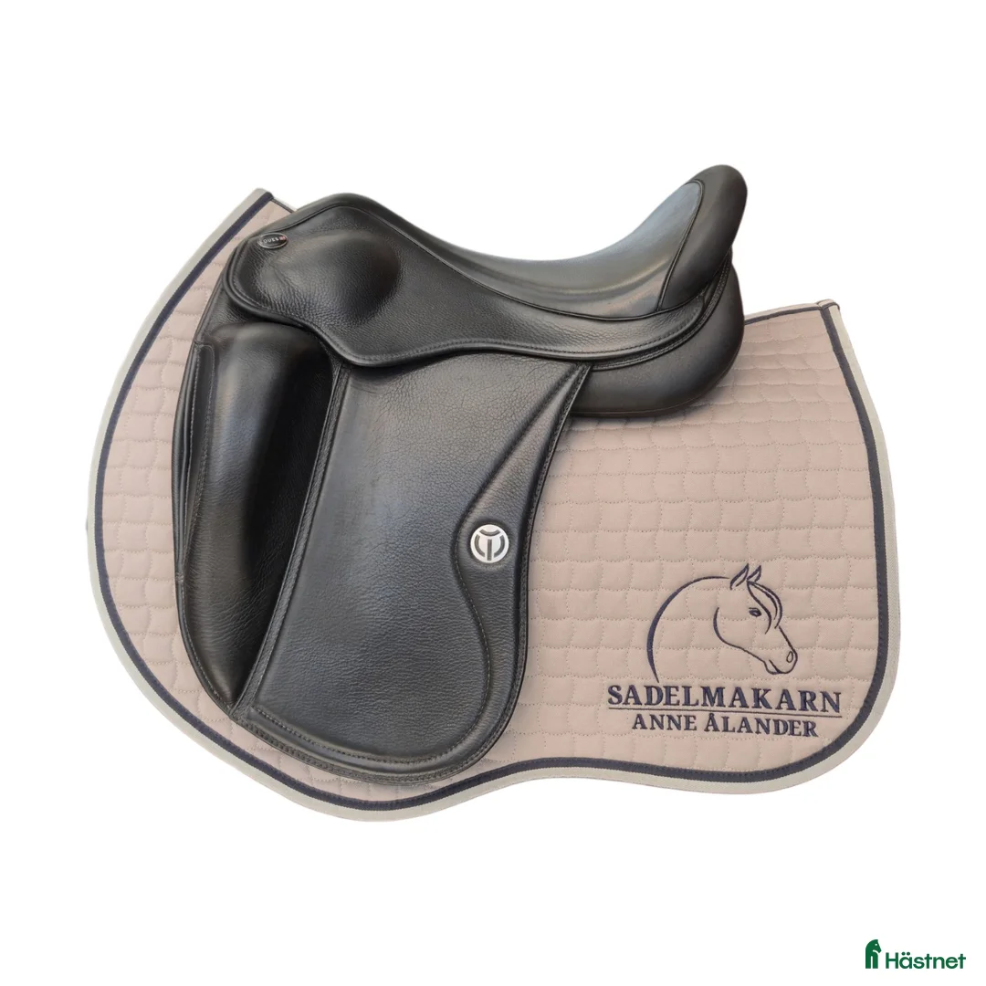Sadlar hästutrustning till salu: Eques Expert 17,5" Nyskick - Annons 1