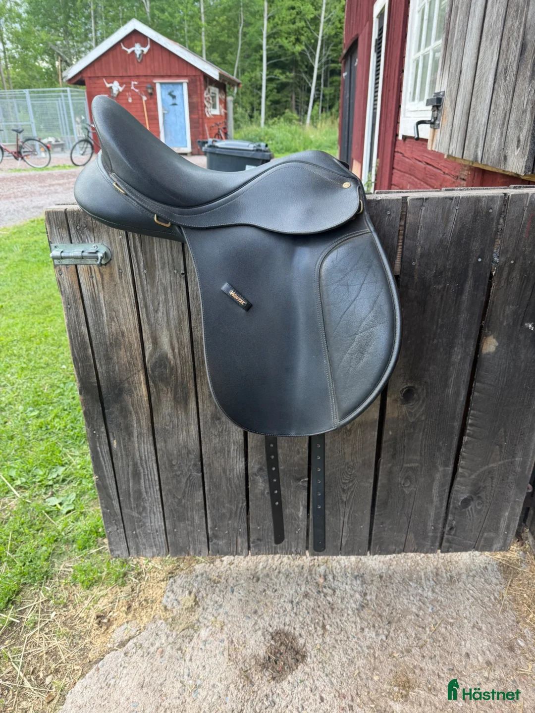 Sadlar hästutrustning till salu: Wintec wide 17” - Annons 1