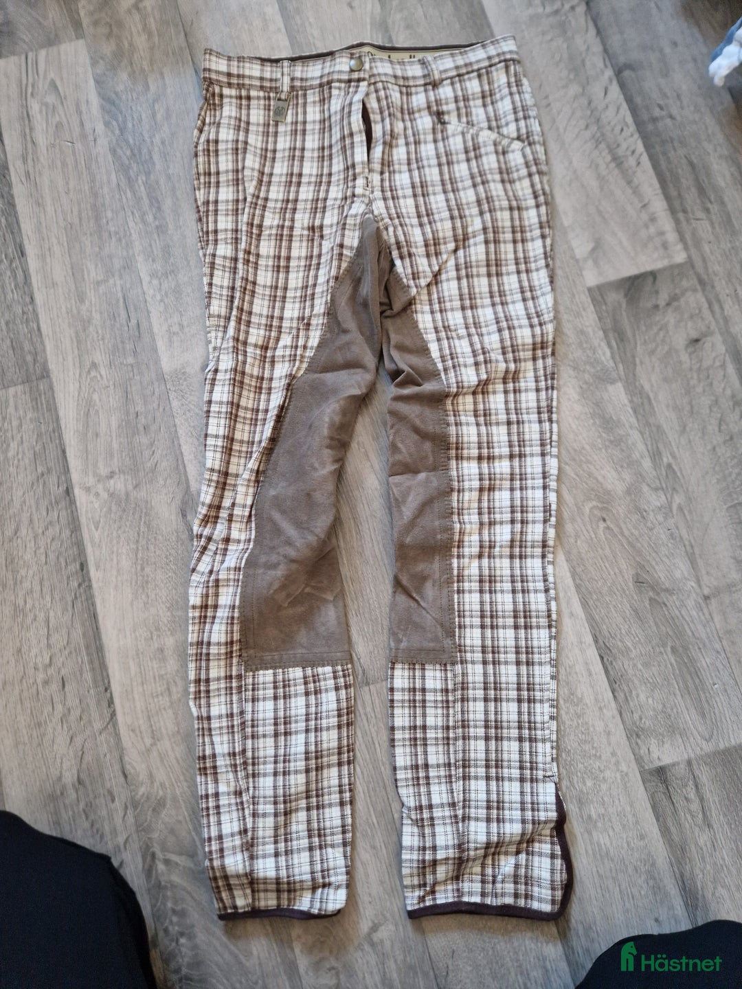 Ridbyxor ryttarutrustning till salu: helskodda ridbyxor i Hallstahammar - Annons 1