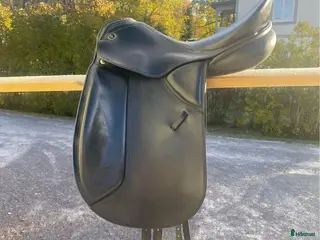 Sadlar hästutrustning till salu: Superskön dressyrsadel! - Annons 2