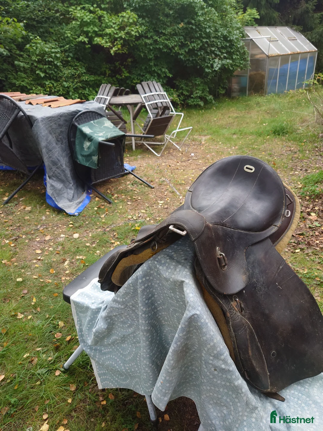 Sadlar hästutrustning till salu: Manskapssadel storlek 2 vid bomvidd - passar grövre hästar, kallblod i Österåker - Annons 1