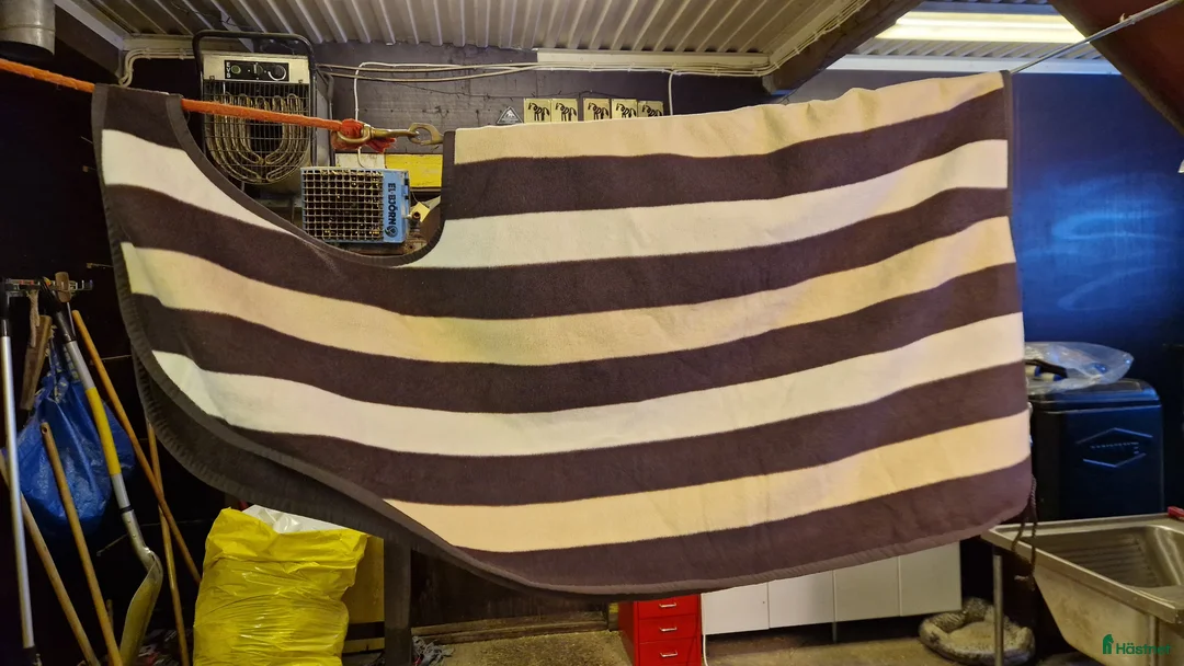 Täcken hästutrustning till salu: Ländtäcke Rambo Competition - Annons 1