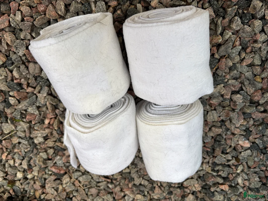 Täcken hästutrustning till salu: Täcken, bandage och transportskydd - Annons 9