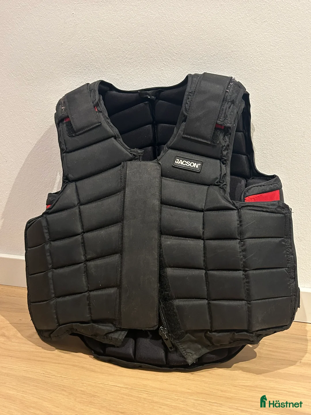 Säkerhetsvästar ryttarutrustning till salu: Säkerhetsväst Jacson 8 år i Åsa - Annons 1