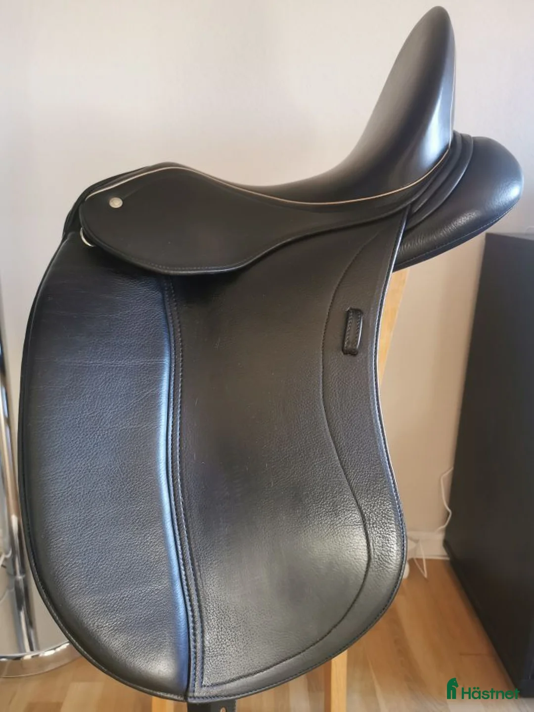 Sadlar hästutrustning till salu: Schleese Dressyrsadel Mambo säljes i Åryd - Annons 5