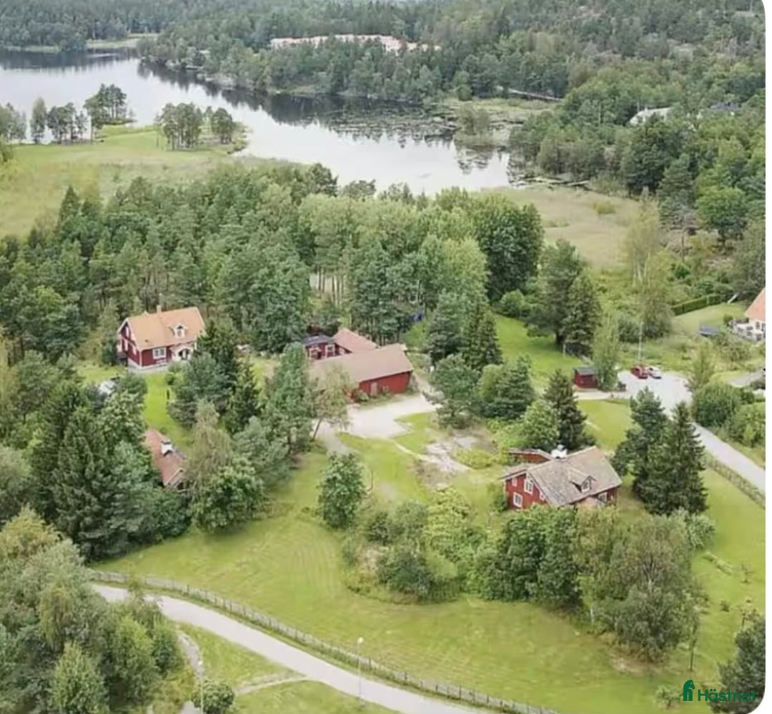  stallplats finnes: Boxplats för 2 valacker!  - Annons 1