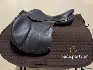 Sadlar hästutrustning Equipe Expression 15.5” - Annons 18