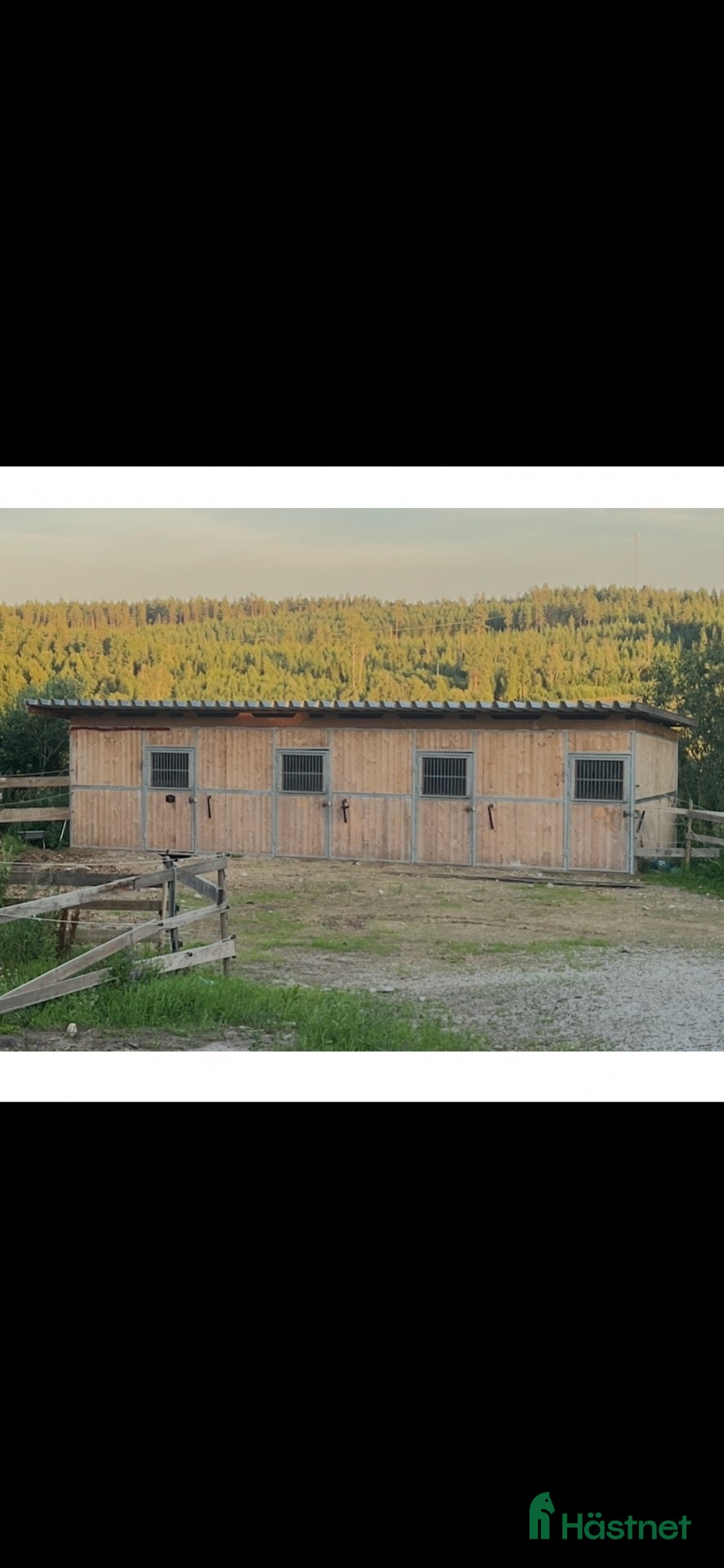 Stallinredning, stängsel & gård övrig utrustning till salu: 4 uteboxar på rot säljes  - Annons 1