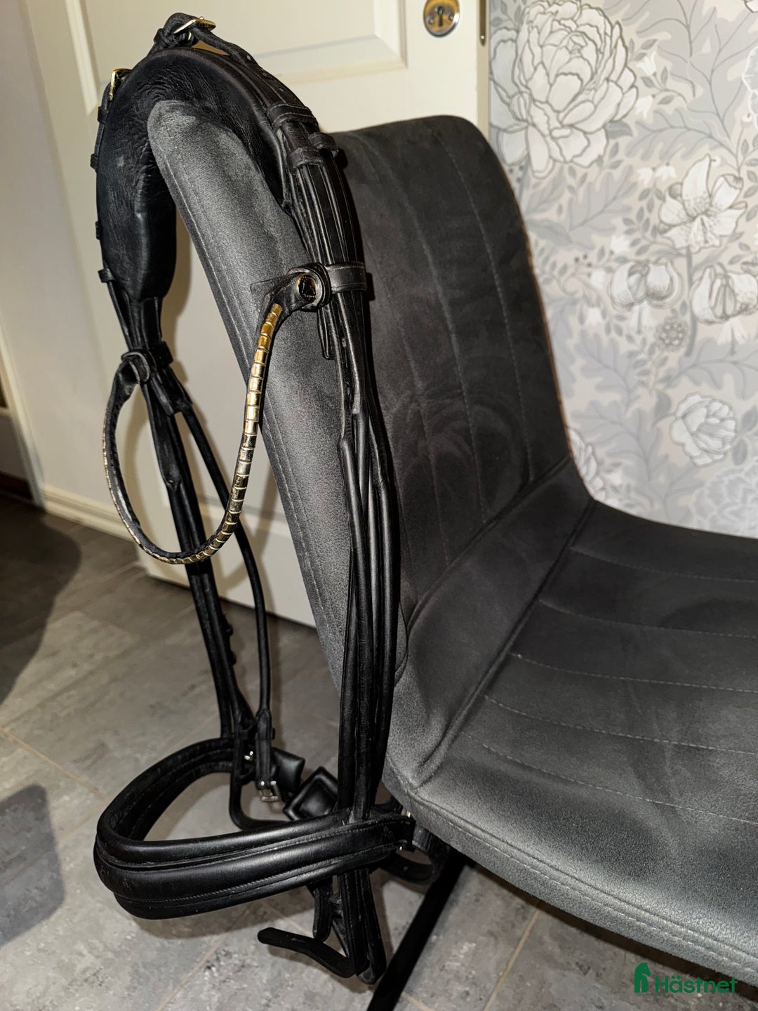Träns hästutrustning till salu: Finesse kandar storlek full svart/mässing i Motala - Annons 2