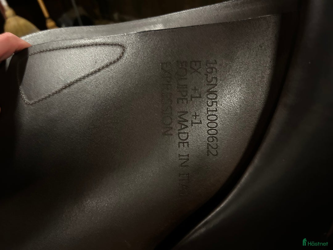 Sadlar hästutrustning till salu: Equipe Expression 16.5” - Annons 3