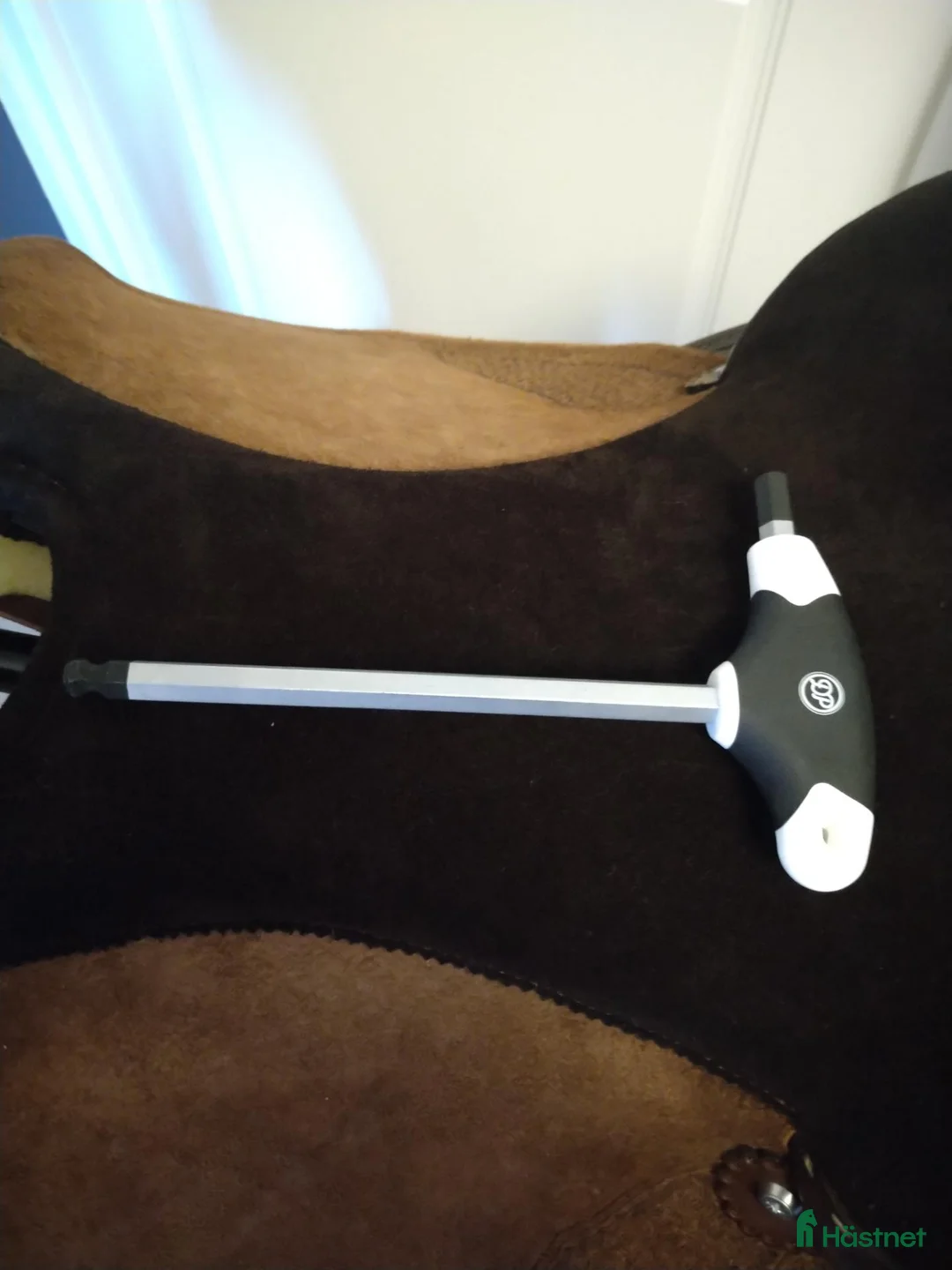 Sadlar hästutrustning till salu: Deuber Quantum Short & Light Western Pro - Annons 10