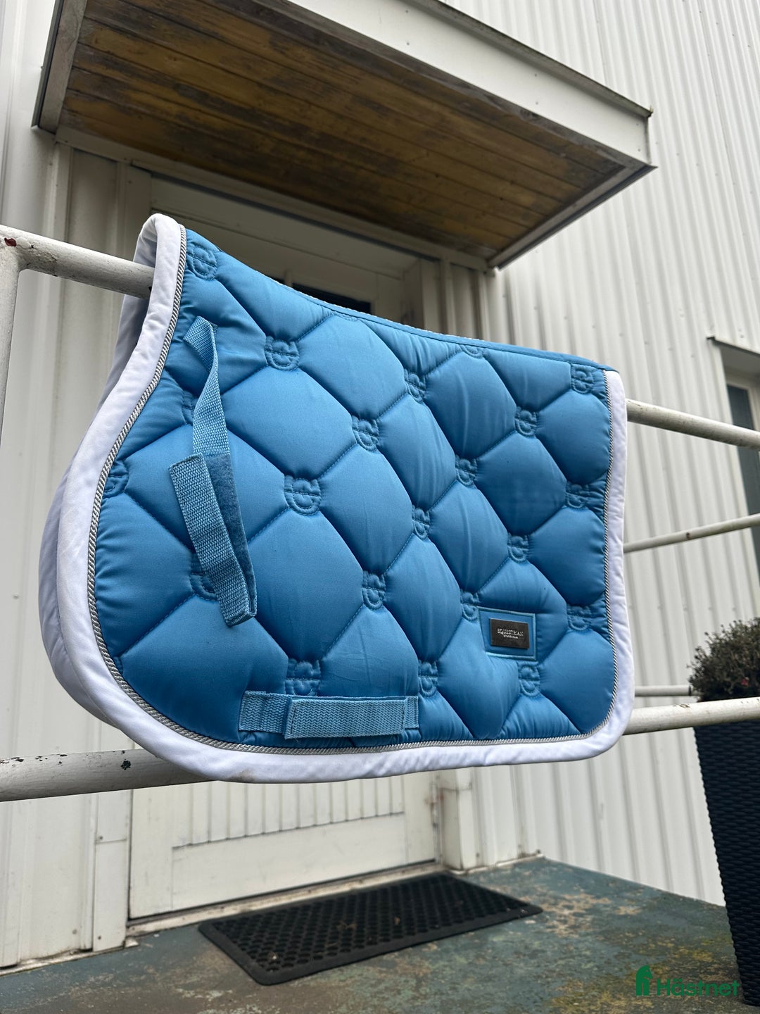 Schabrak & Vojlockar hästutrustning till salu: Fint ES schabrak💙 i Kinna - Annons 8