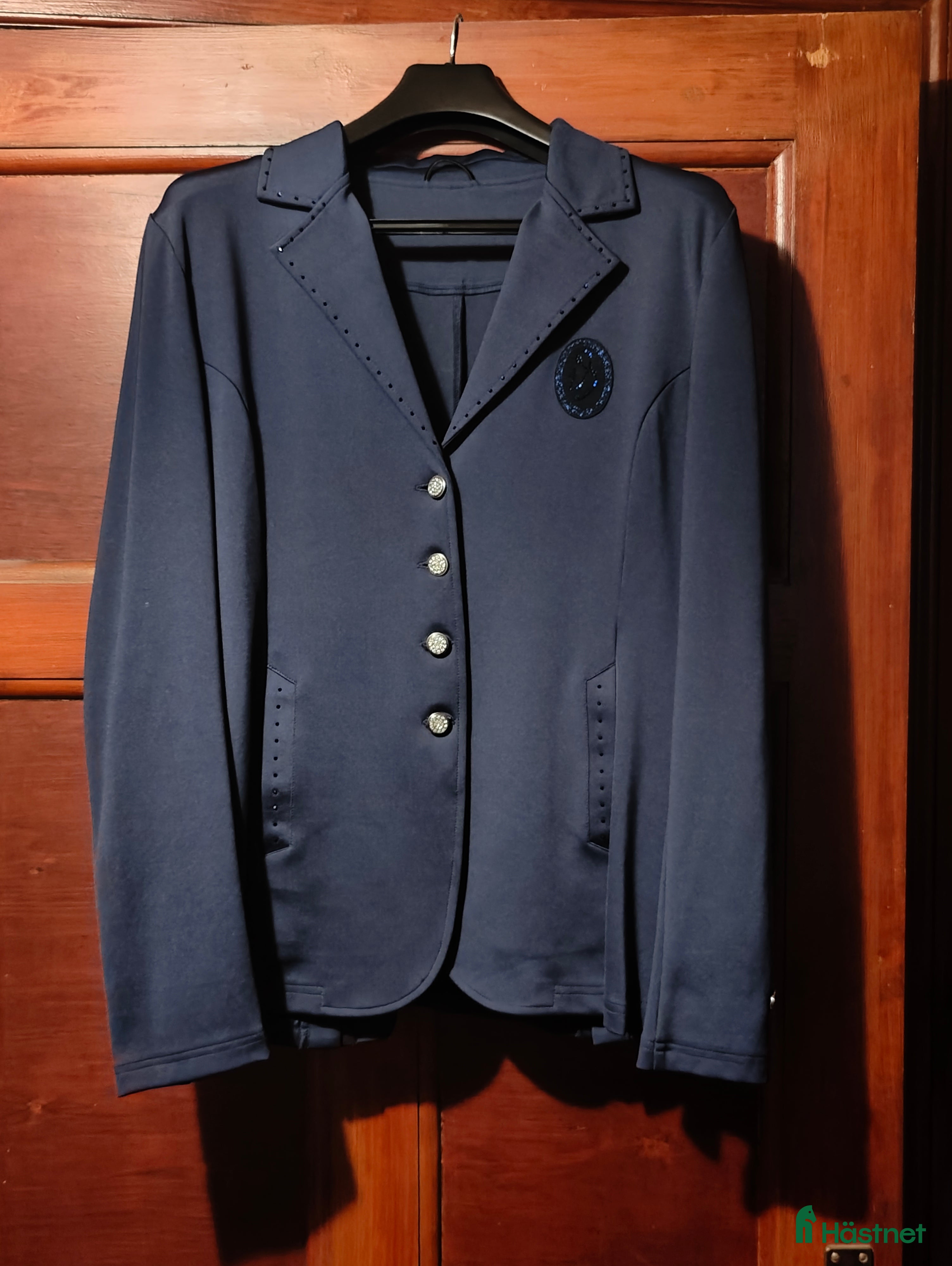 Jackor & Kavajer ryttarutrustning till salu: Marinblå kavaj i Ängelholm - Annons 15