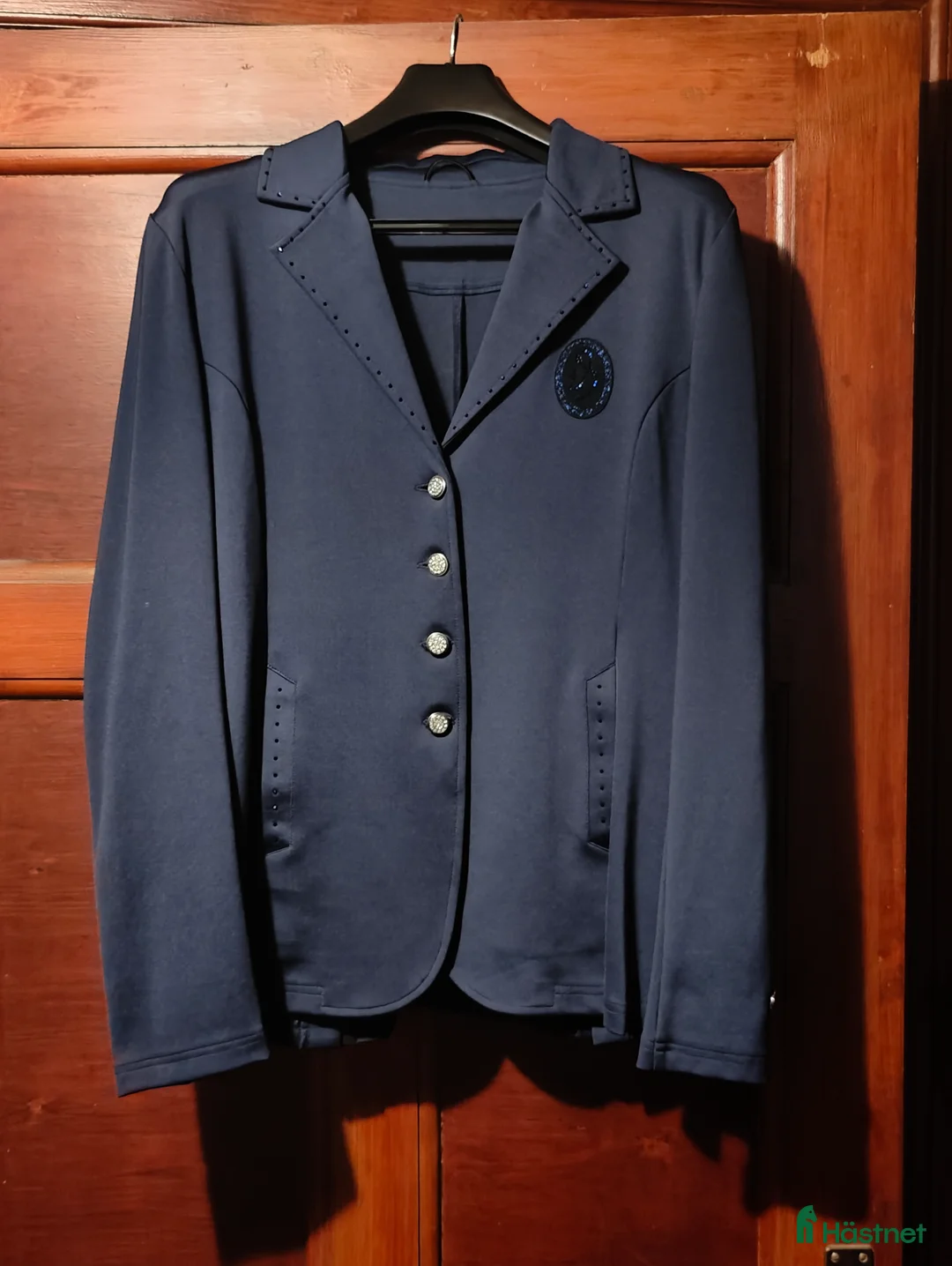 Jackor & Kavajer ryttarutrustning till salu: Marinblå kavaj i Ängelholm - Annons 1