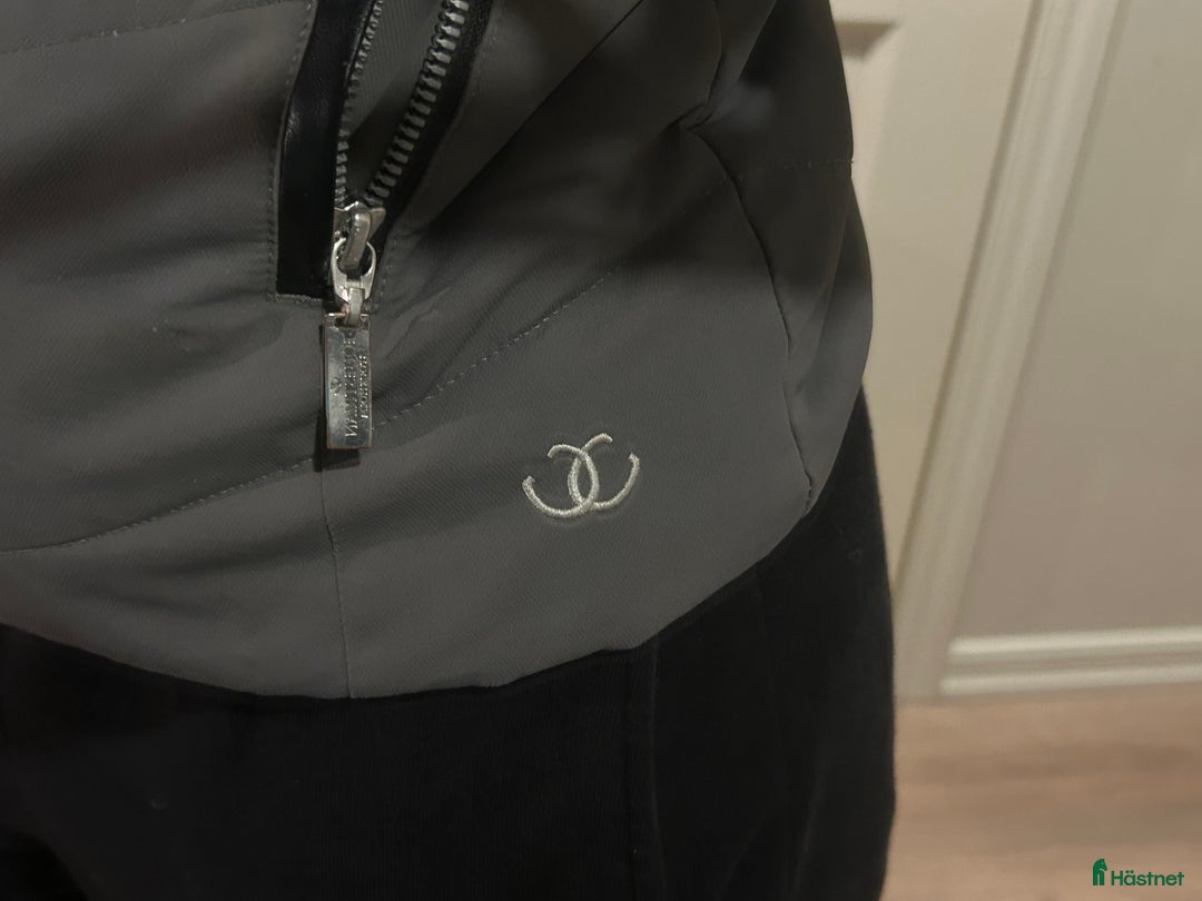 Jackor & Kavajer ryttarutrustning till salu: Equestrian Stockholm jacka  i Uddevalla - Annons 3