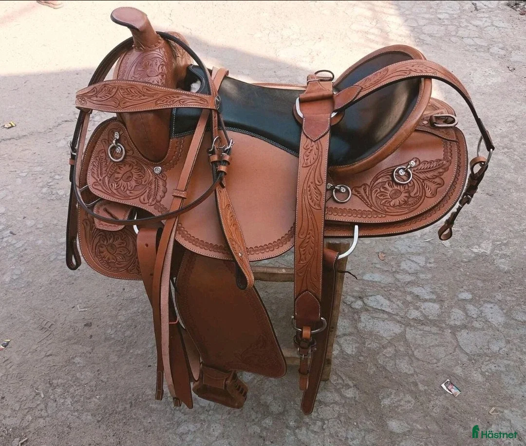 Sadlar hästutrustning till salu: Western sadel i läder i Kalix - Annons 1