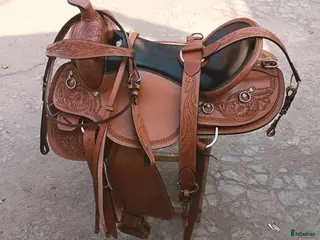 Sadlar hästutrustning Western sadel i läder i Kalix - Annons 1