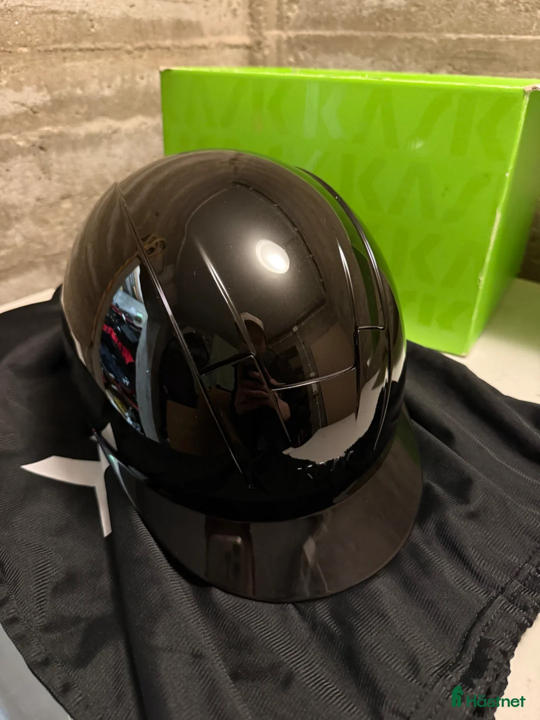 Hjälmar ryttarutrustning till salu: kask kooki black shine - Annons 1