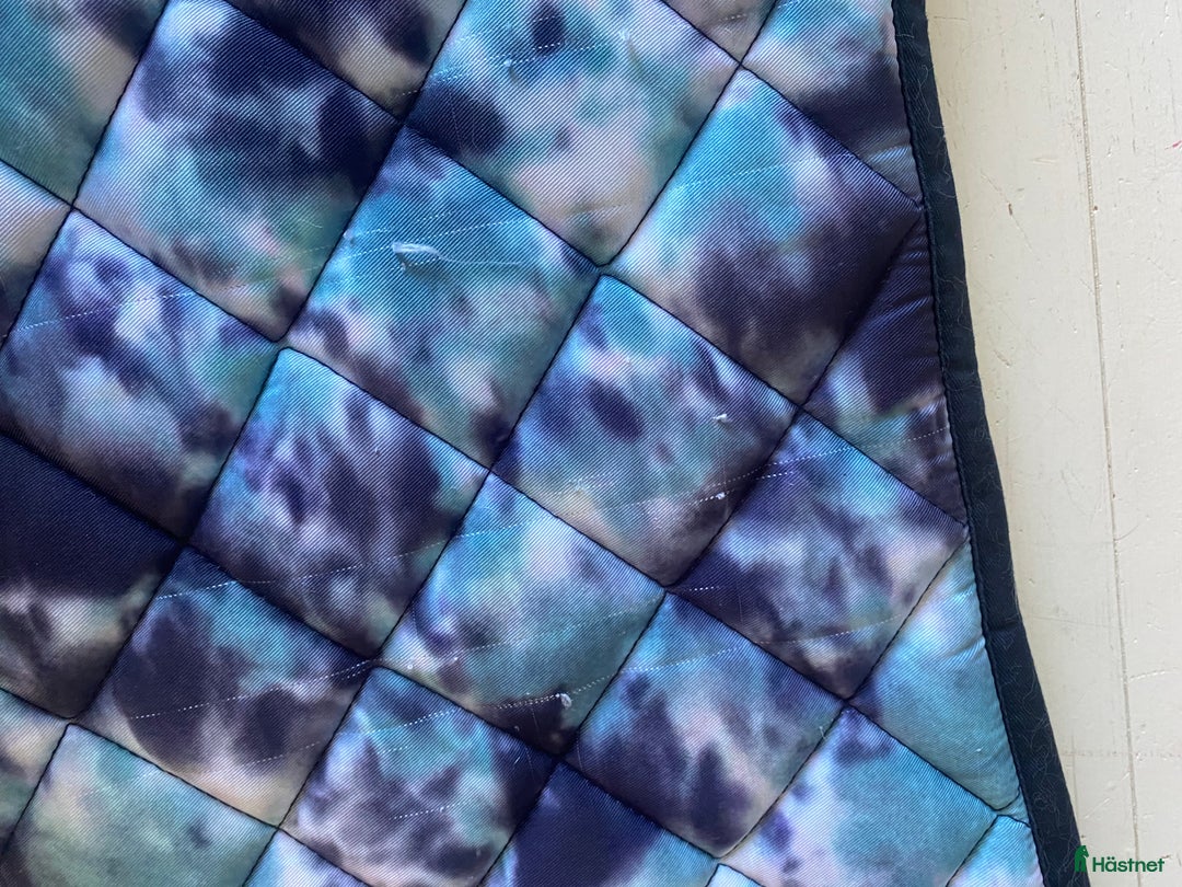 Schabrak & Vojlockar hästutrustning till salu: Matchande schabrak + huva i Lerum - Annons 3