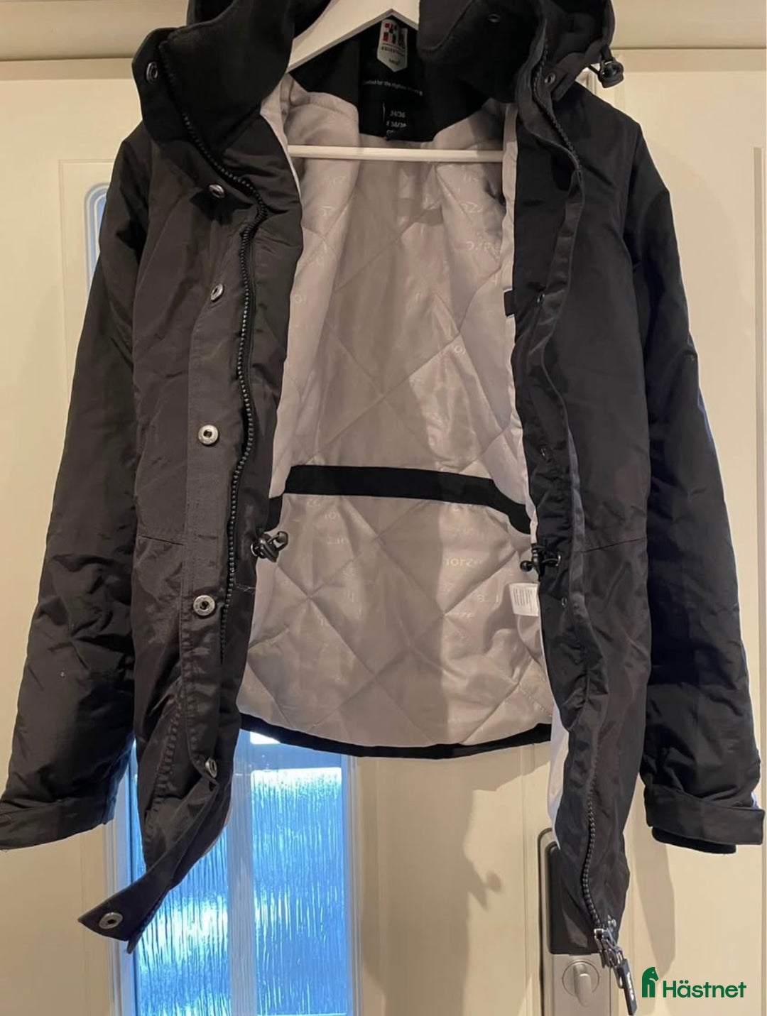 Jackor & Kavajer ryttarutrustning till salu: Vinterjacka strl 34/36 i Segeltorp - Annons 1