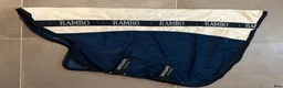 Täcken hästutrustning till salu: Regn- flugtäcke 145cm Nyskick  - Annons 4