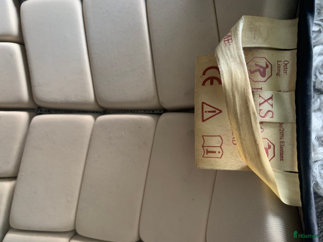 Säkerhetsvästar ryttarutrustning till salu: Racesafe sälerhetsväst  i Uppsala - Annons 3