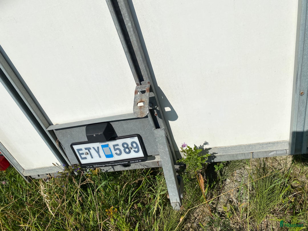 Hästtransporter  fordon & transport till salu: Välskött hästsläp m frontutlastning & sadelkammare i Vellinge - Annons 10