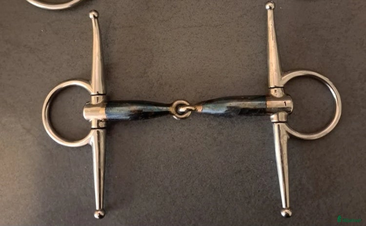 Bett hästutrustning till salu i Vargön - Annons 10